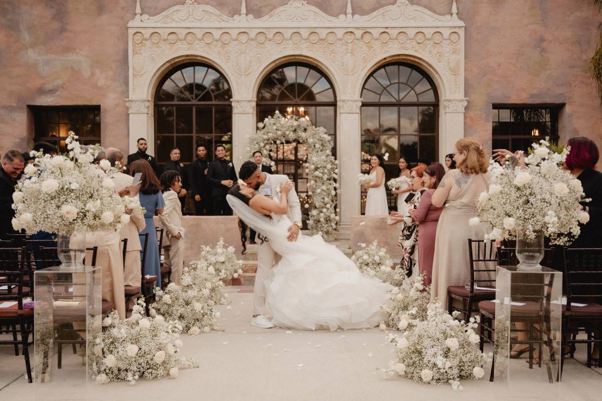 Wedding photo by Shaya Oliver Photography, Orlando, FL