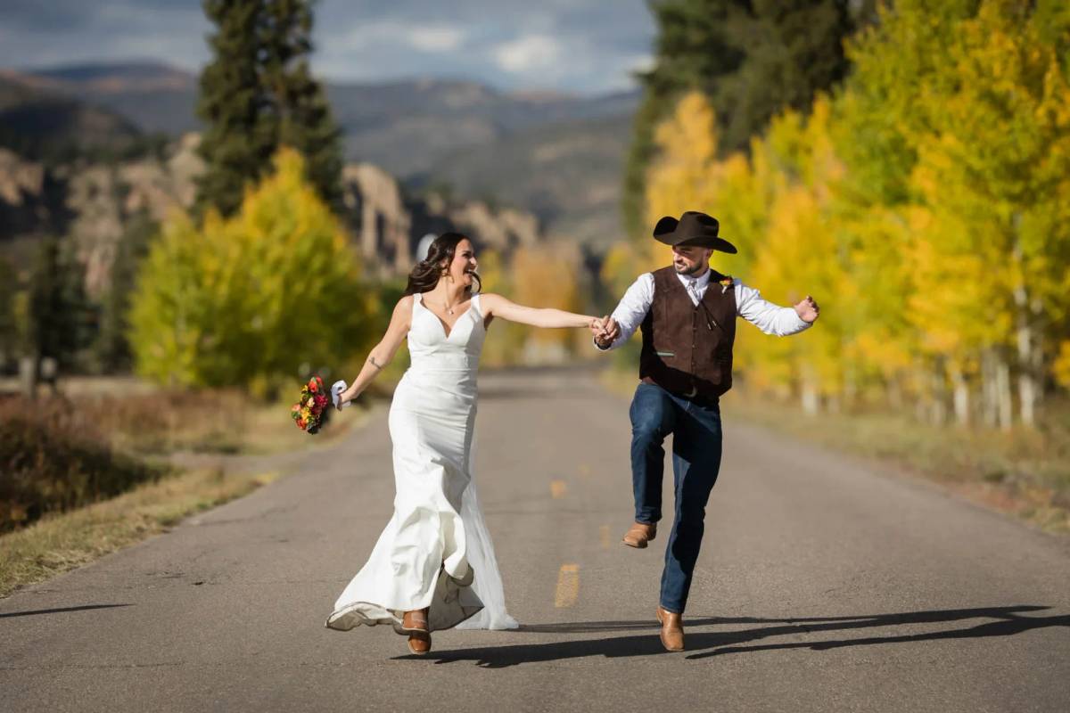 Elopement photo by Ashography, Creede, CO