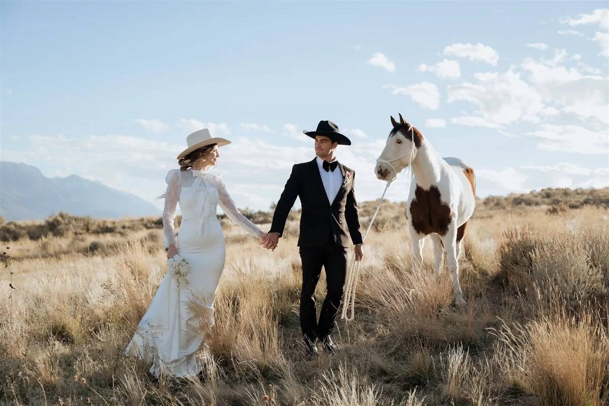 Elopement photo by By Becca Photo, Herriman, UT