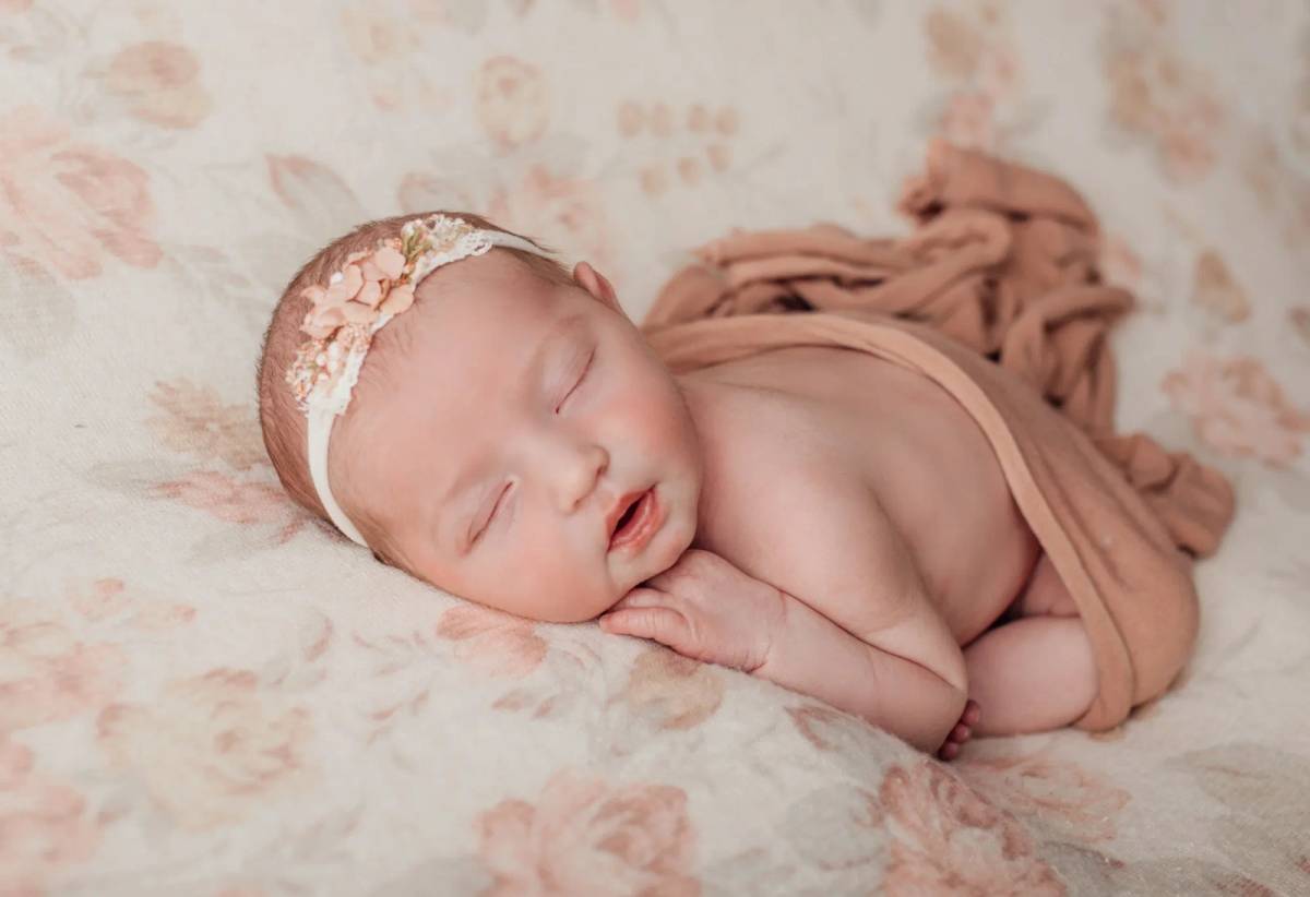 Newborn photo by Saykiss Photography, Franklinville, NJ