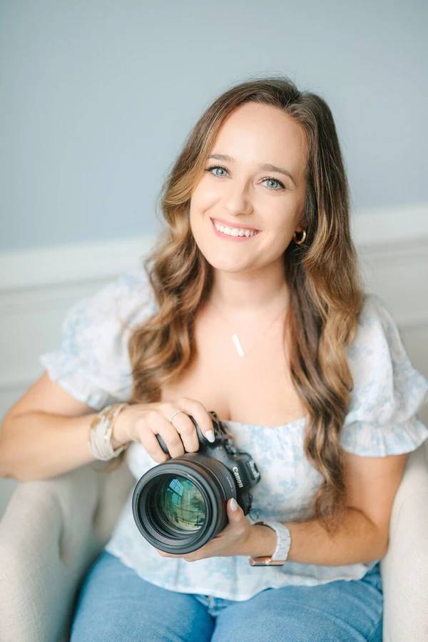 Mandi Thommen, owner of Chesapeake Charm Photography