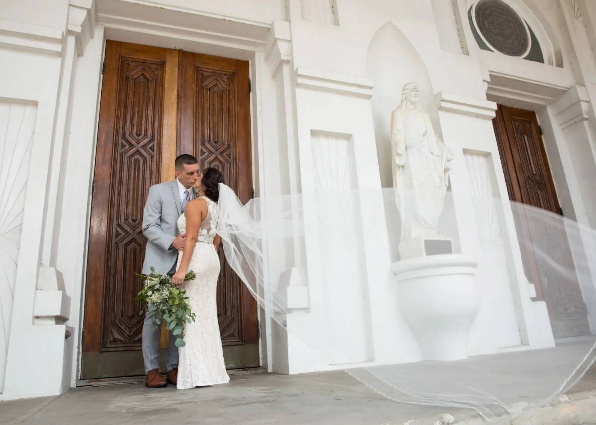 Wedding photo by His and Hers Foto, Houston, TX