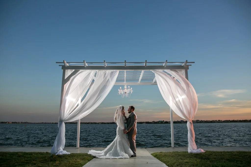 Wedding photo by His and Hers Foto, Houston, TX