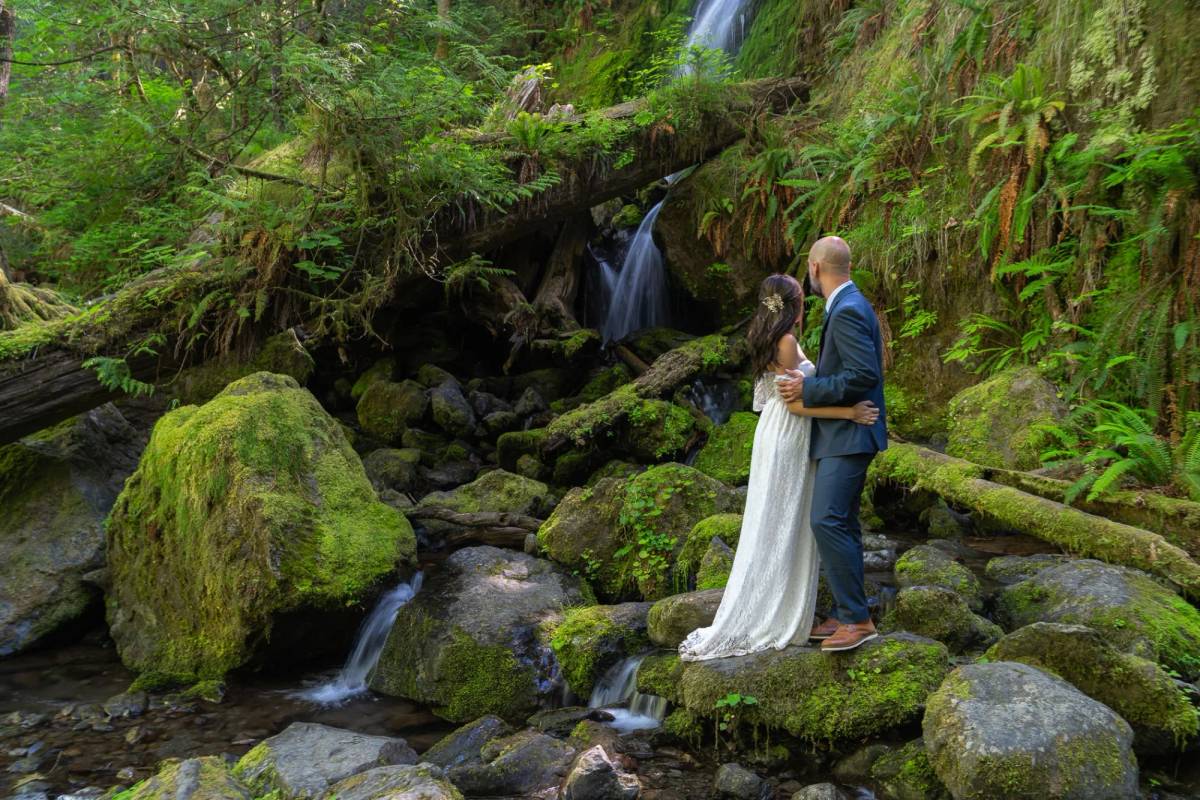 Elopement photo by Outshined Photography, Seattle, WA