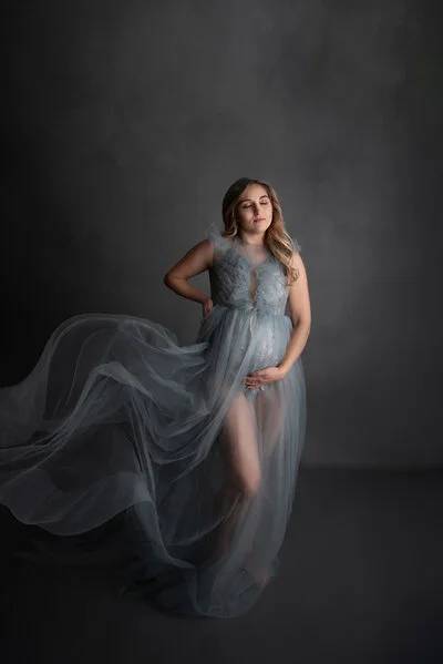 Maternity photo by Kat Figlak Photography, Clarkston, MI