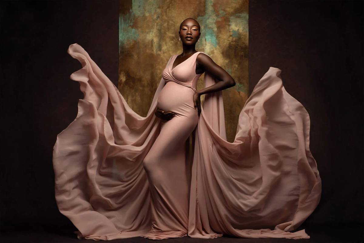 Maternity photo by Lindsay Walden Photography, Dallas, TX