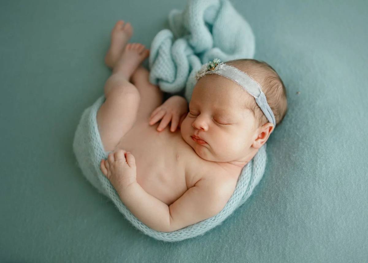 Newborn photo by Emerald Light Photography, Omaha, NE