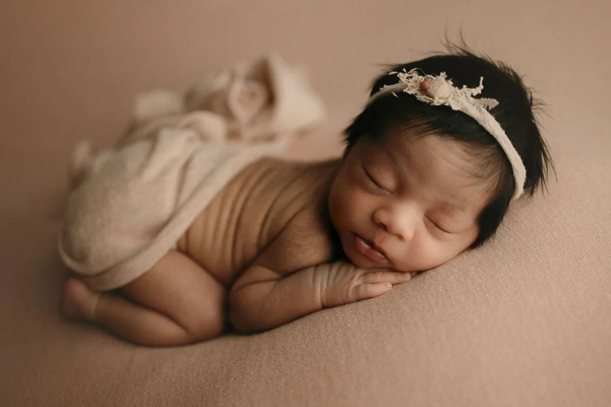 Newborn photo by Emerald Light Photography, Omaha, NE