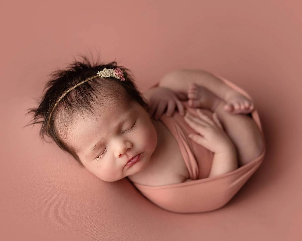 Newborn photo by Fleur Foto Photography, Londonderry, NH