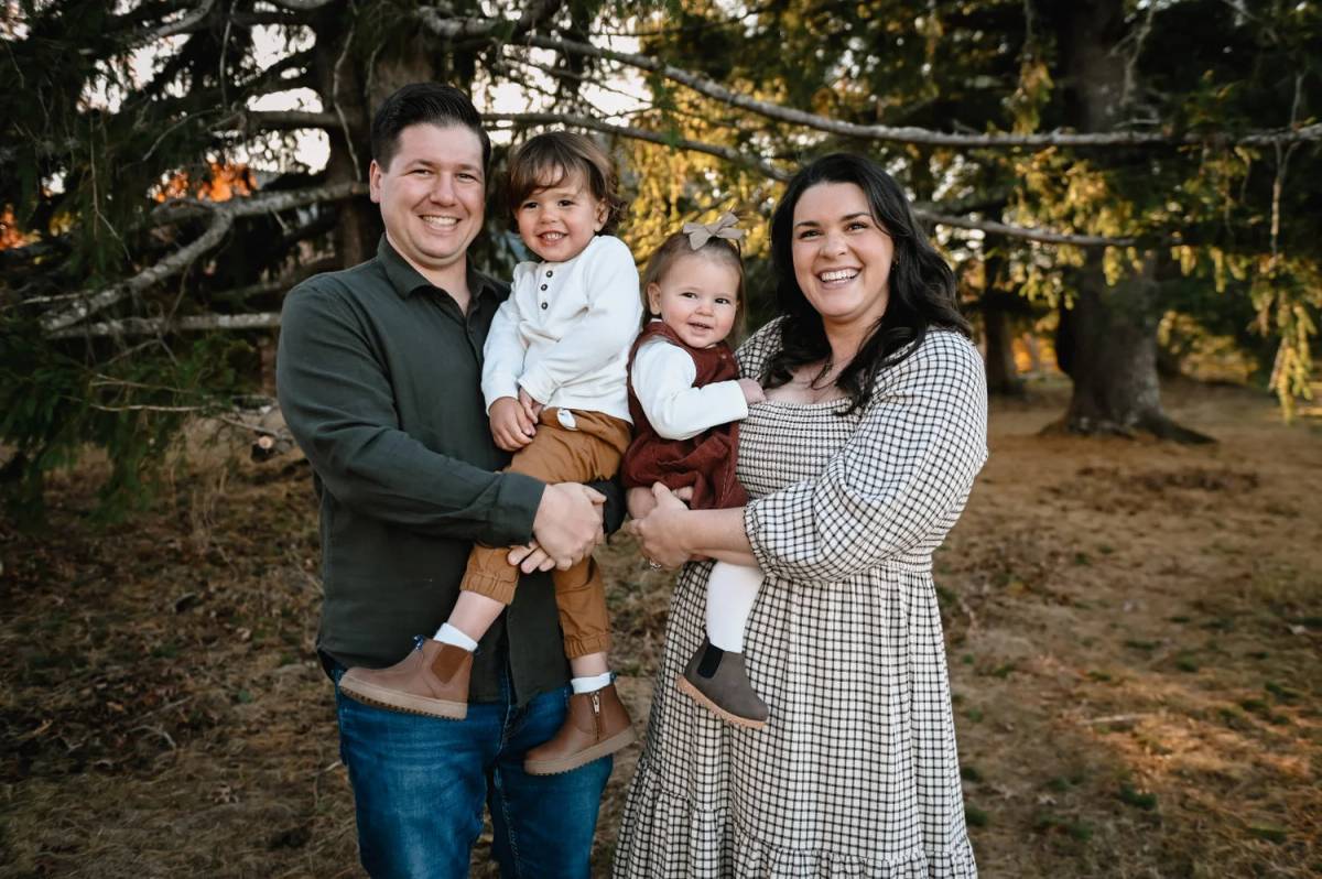 Family photo by Melissa Briggs Photography, Sturbridge, MA