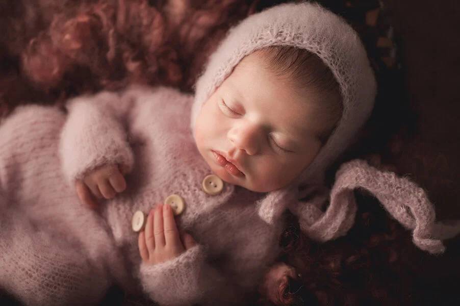 Newborn photo by Angela McNaul Photography, Charlottesville, VA