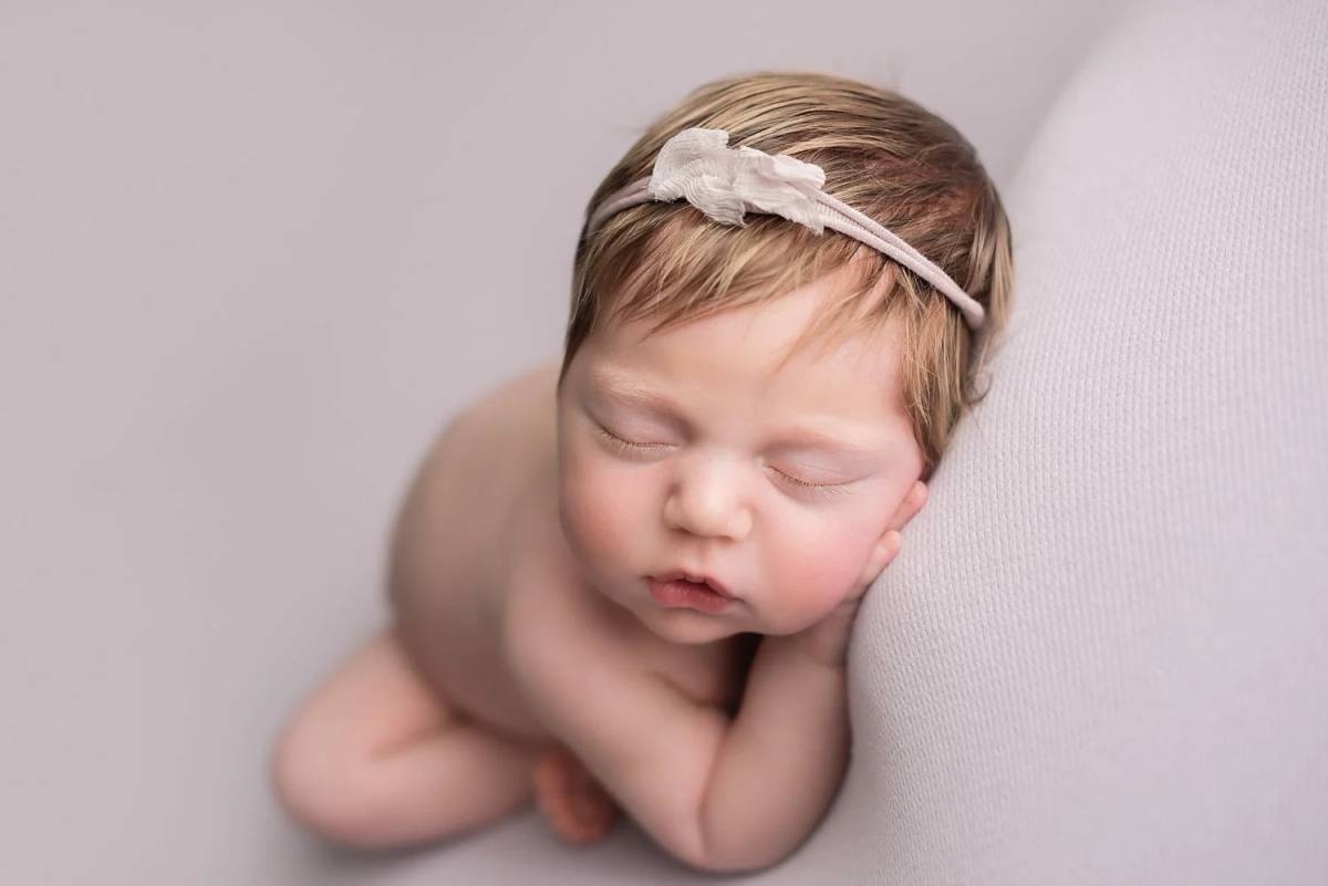 Newborn photo by Anne Wilmus Photography, Pittsburgh, PA